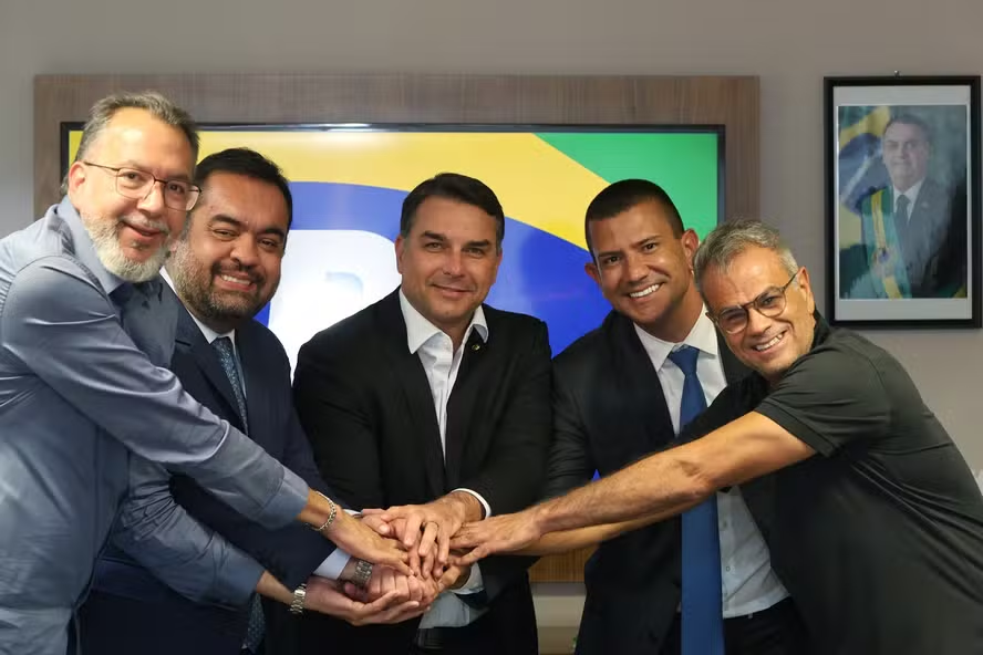 Os últimos voos de Cláudio Castro: levantamento revela quais aliados foram passageiros frequentes nos helicópteros do governo do estado em 2026 63 image 48