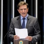Marcelo Crivella é investigado por suposta cobrança de propina em troca de contratos na Prefeitura do Rio