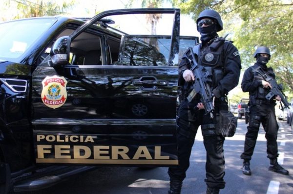 Polícia Federal apreendeu R$ 500 mil em espécie durante operação em Campos dos Goytacazes; dinheiro seria destinado, segundo a investigação, à prática de corrupção