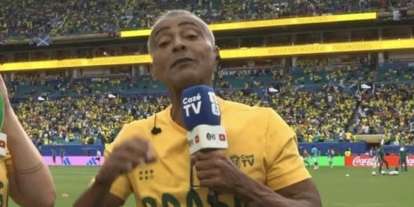 Romário durante cobertura da Copa do Mundo — Foto: Reprodução/CazéTV
