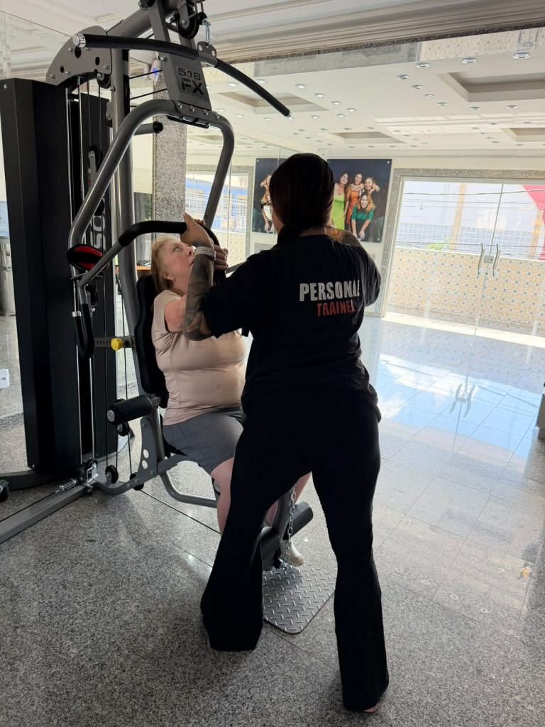 Núbia Cozzolino dança na cara das inimigas, da balança e planeja retorno triunfal 62 nubia2