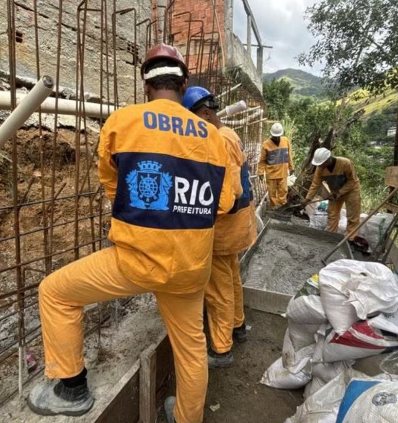 Investimento da prefeitura para proteção de encostas no Rio soma mais de R$ 688 milhões com 17 obras do PAC em diferentes regiões 62 obras encostas