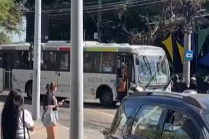 onibus barricadas 1