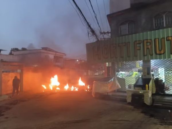 Operação na Zona Oeste do Rio mira integrantes do TCP envolvidos na morte de inspetor da Polícia Civil; 6 linhas de ônibus sofrem desvios nesta manhã 52 Operação na Zona Oeste do Rio mira integrantes do TCP envolvidos na morte de inspetor da Polícia Civil; 6 linhas de ônibus sofrem desvios nesta manhã