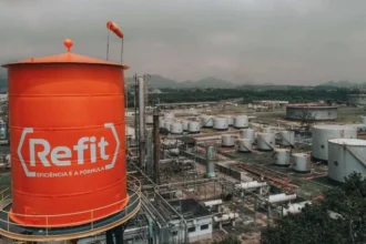 suspendeu decisão do TRF-1 que impedia dois diretores da ANP de atuar em processo envolvendo a Refit