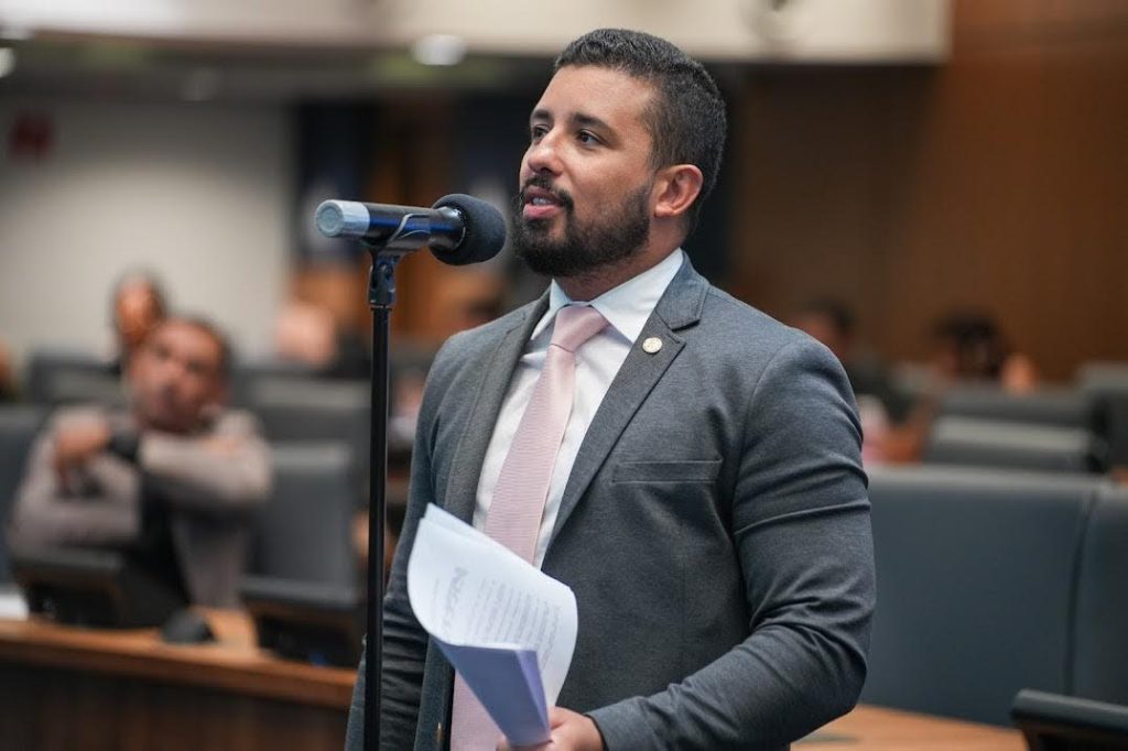 ‘Estou sendo perseguido pelo PSOL do Rio’: deputado Yuri Moura afirma sofrer represália após aparecer em evento com Paes