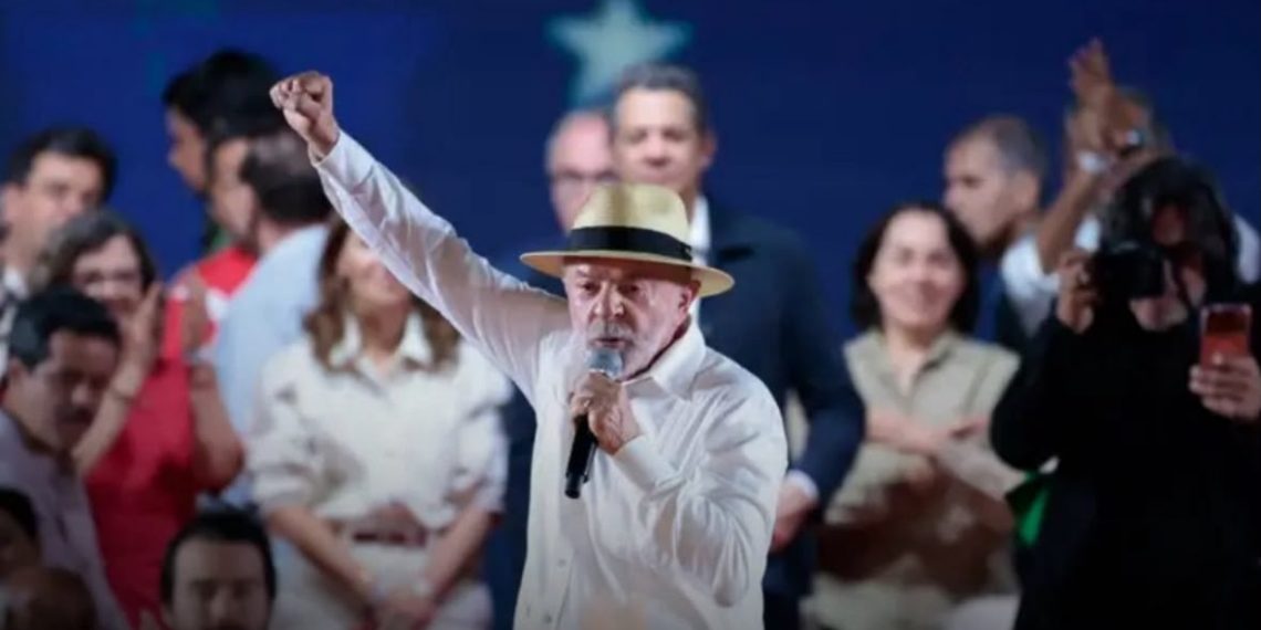 Lula durante o ato de lançamento da campanha à reeleição presidencial, neste domingo (16), em São Bernardo do Campo, no ABC Paulista.