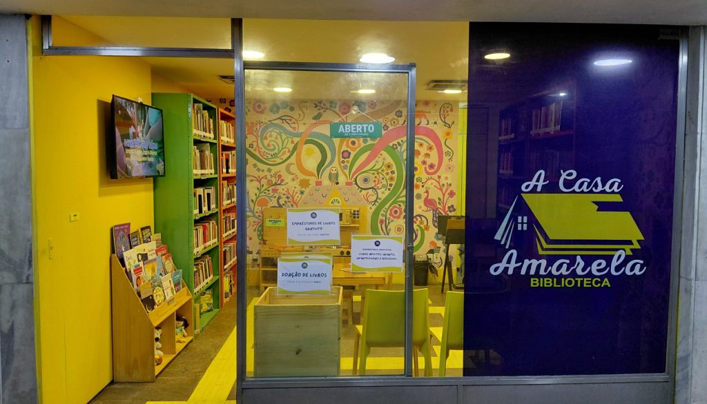 Estação de metrô da Cinelândia registra mais de 2 mil visitantes na Biblioteca A Casa Amarela
