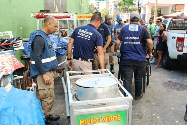 Programa Tolerância Zero: prefeitura interdita depósitos ilegais e fecha frigoríficos ligados ao crime no Leblon 47 Agentes da Seop com equipamentos apreendidos