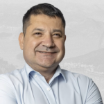 Candidato do Agir, Alex Melim declara patrimônio de R$ 30 milhões à Justiça Eleitoral 5 Foto de Alex Melim sorrindo