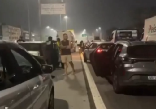 Motorista de ônibus é baleado e homem morre em operação no Complexo de Israel; tiroteio chegou a fechar a Avenida Brasil 48 Trânsito interditado na Avenida Brasil por conta de operação policial