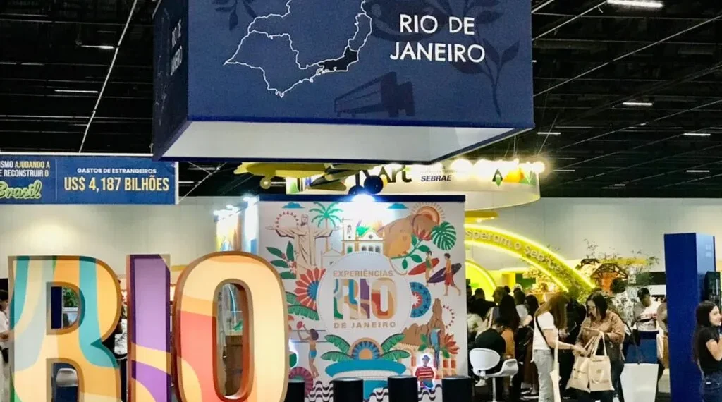 A Secretaria de Estado de Turismo (Setur-RJ) destinou R$ 10,998 milhões para o patrocínio e apoio financeiro a 18 eventos realizados em diferentes regiões fluminenses entre os dias 28 de julho e 27 de agosto. Os repasses, publicados em edições do Diário Oficial do Estado (DORJ), contemplam desde festivais gastronômicos e agropecuários até seminários, eventos religiosos, encontros de motociclistas e iniciativas voltadas ao turismo regional