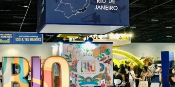 A Secretaria de Estado de Turismo (Setur-RJ) destinou R$ 10,998 milhões para o patrocínio e apoio financeiro a 18 eventos realizados em diferentes regiões fluminenses entre os dias 28 de julho e 27 de agosto. Os repasses, publicados em edições do Diário Oficial do Estado (DORJ), contemplam desde festivais gastronômicos e agropecuários até seminários, eventos religiosos, encontros de motociclistas e iniciativas voltadas ao turismo regional