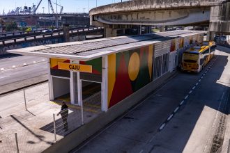 Estação Caju do corredor Transbrasil do BRT