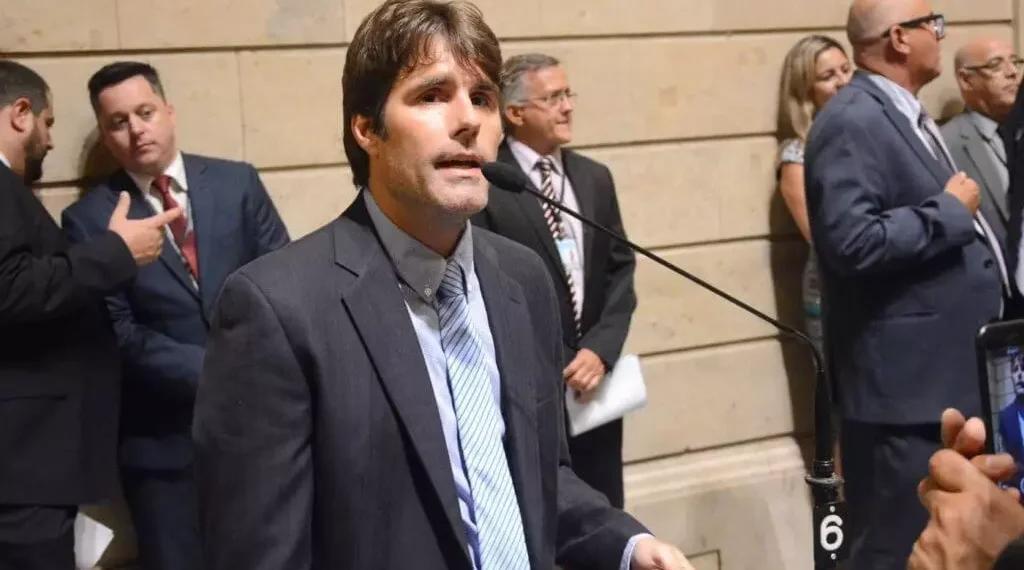 Eleições 2026: MPE entra com ação de impugnação da candidatura de Júnior da Lucinha a deputado estadual 48 Júnior da Lucinha, vereador do Rio de Janeiro