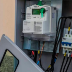 Câmara do Rio derruba veto e promulga lei que obriga vistoria em medidores antes da troca do titular na conta de luz 5 Medidor de luz aberto