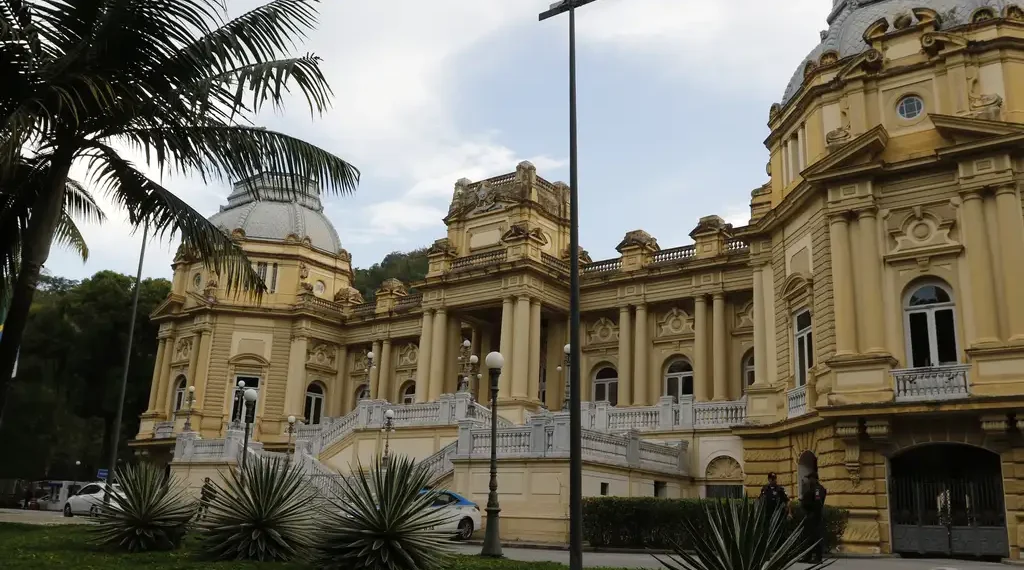 Rumo ao Guanabara: confira como foi a agenda oficial do lançamento das campanhas dos principais candidatos ao governo do estado neste domingo (16) 48 Palácio Guanabara