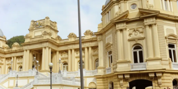 Fachada do Palácio Guanabara, sede do governo do estado