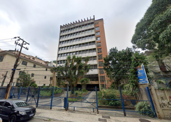 Comissão da Câmara do Rio faz visita às mais de 100 pessoas que ocuparam antigo prédio do Inmetro 47 Prédio do Inmetro
