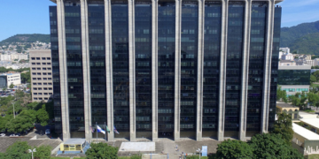 Prédio onde ficam as secretarias da Prefeitura do Rio