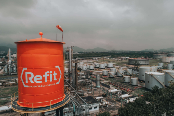 Governo do estado pede falência da Refit na Justiça por dívida de quase R$ 26 bilhões 47 Refinaria de Manguinhos