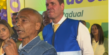 Romário e Gutemberg Fonseca em palanque