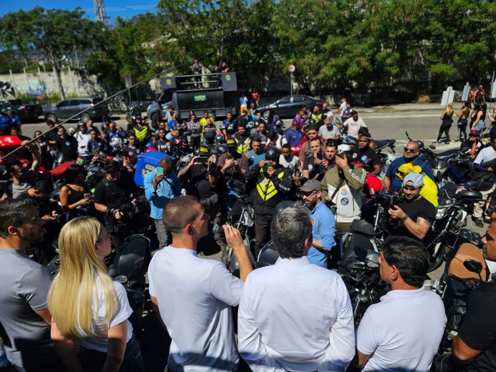 Na carona pelo apoio de motociclistas, Ruas e Paes prometem IPVA zerado para motos de até 180 cilindradas
