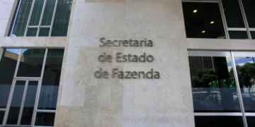 Restaurantes e postos de combustíveis são os setores com mais irregularidades entre as 3,5 mil empresas com inscrições bloqueadas no Rio 11 Fachada da Secretaria de Fazenda do Rio