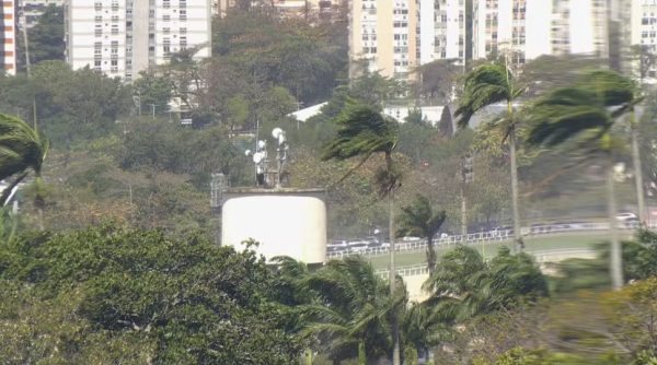 Ventania no Rio causa cancelamentos de eventos culturais e esportivos no Rio nesta sexta (07) 47 Ventania no Rio