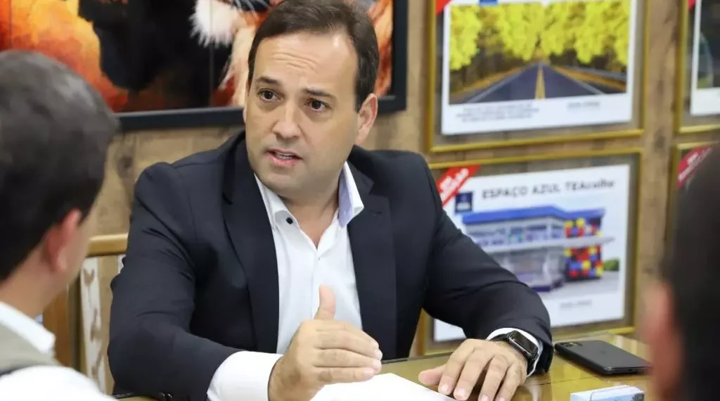 André Português será candidato a deputado federal após Republicanos escolher Garotinho para disputar governo 47 André Português será candidato a deputado federal após o Republicanos escolher Anthony Garotinho para disputar o governo do estado