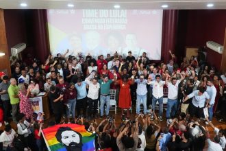 Eduardo Paes esteve na convenção estadual do PT, que oficializou o apoio da legenda à sua candidatura ao governo do estado