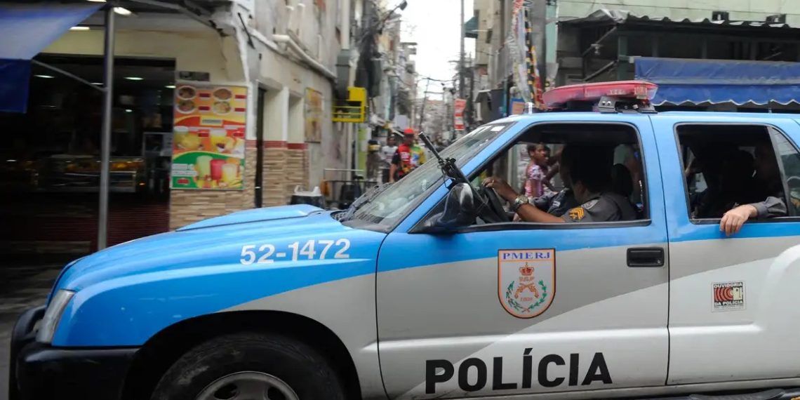 Carro da PM do Rio