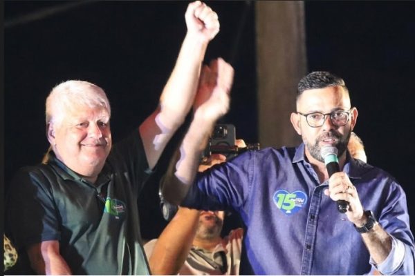 Angra: Justiça Eleitoral cassa o prefeito Cláudio Ferreti e seu vice; e torna Fernando Jordão inelegível 47 Justiça Eleitoral cassou os diplomas de Cláudio Ferreti e Rubinho Metalúrgico, prefeito e vice de Angra