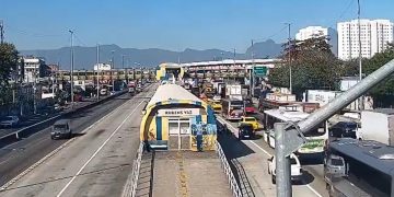 Avenida Brasil com trânsito lento após atropelamento