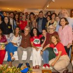Chico Buarque e Carol Proner recebem, em casa, Benedita e candidatas da chapa de Lula no Rio 6 Durante o comício, as candidatas destacaram a importância da mobilização popular