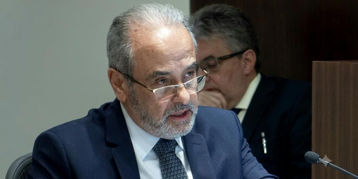 Foi buscar lã e deixou o coleguinha tosqueado: STF nega pedido de Marco Antônio para voltar ao TCE-RJ; e avisa que Graciosa também está afastado 47 O conselheiro José Gomes Graciosa, do TCE-RJ, pode ser afastado do cargo, de novo, a qualquer momento