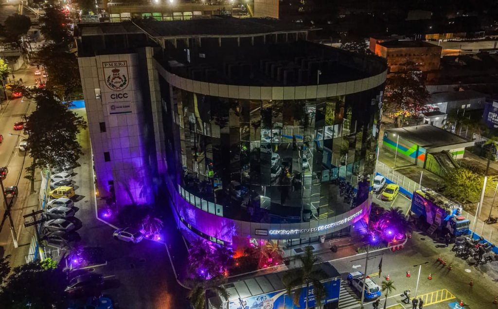 No aniversário de 20 anos da Lei Maria da Penha, prédios do governo do estado recebem iluminação lilás