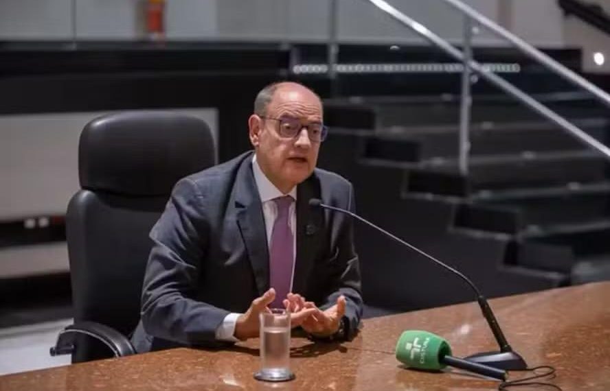 8 X 3: nomeações dão goleada nas exonerações e Ricardo Couto turbina a Infraestrutura 48 A caneta nervosa de Rcardo Couto