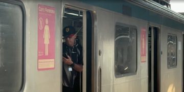 Homem em vagão feminino nos trens do Rio
