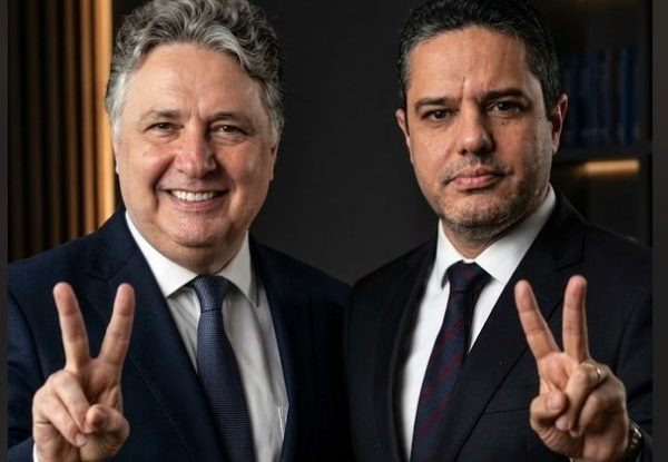 Cada um para o seu lado: Victor Travancas renuncia a todos os mandatos e deixa de ser o advogado de Garotinho 48 Anthony Garotinho, à esquerda, e Victor Travancas, à direita.