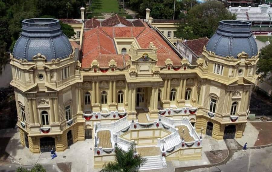 O Palácio Guanabara em tempos de calmaria