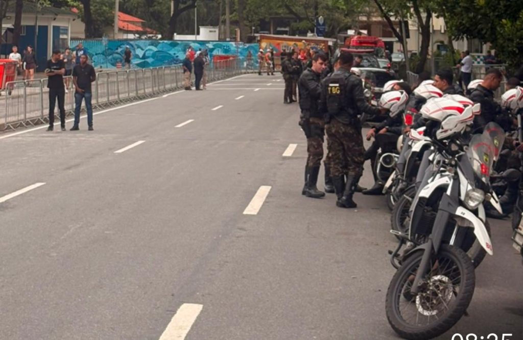Sábado de lazer antecipado na orla de Copacabana: segurança de Lula fecha o trânsito na Atlântica para o deslocamento do presidente