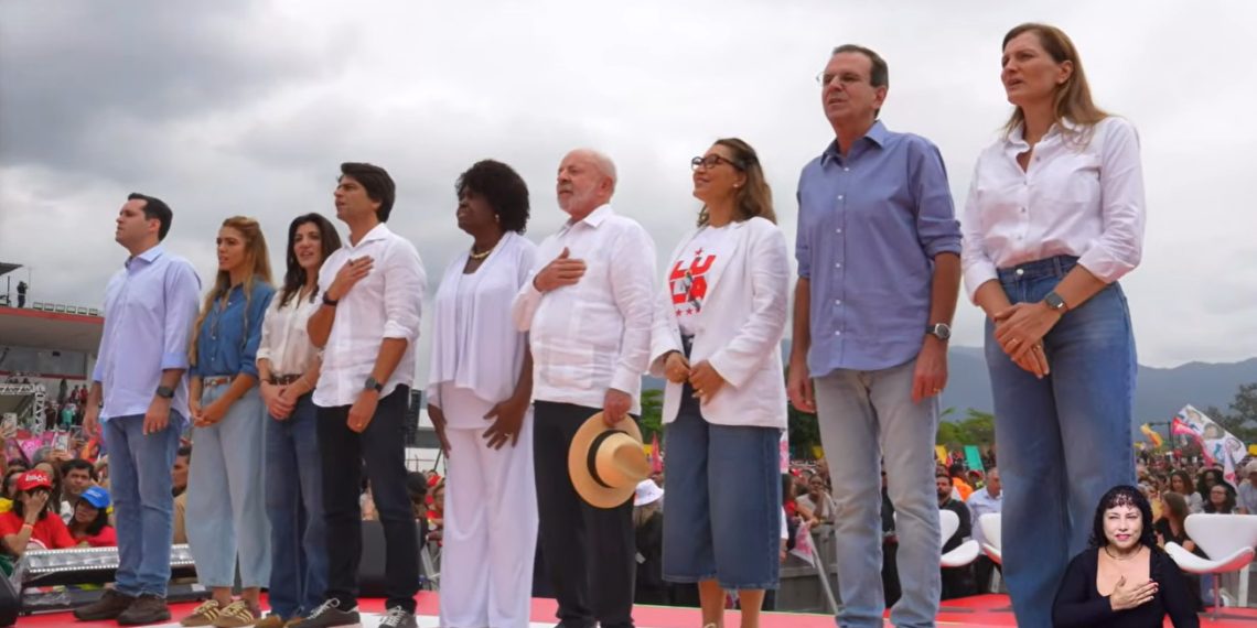 Ato em Bangu com Lula e Eduardo Paes