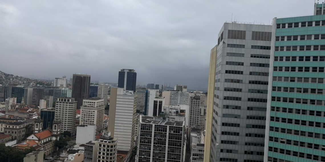 Manhã nublada no Rio