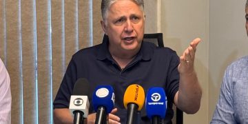 Anthony Garotinho (Republicanos) durante coletiva de imprensa