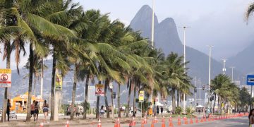 Nova ciclofaixa entre Leblon e Copacabana começa a funcionar
