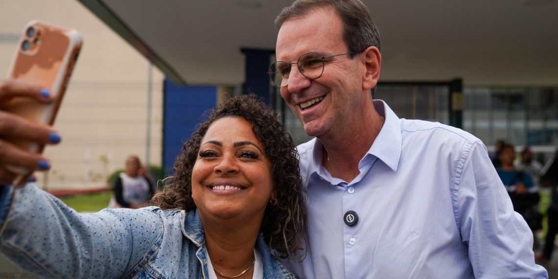 Eduardo Paes apresentou proposta de criar Super Centros Regionais de Especialidades para reduzir filas de consultas e exames no estado.