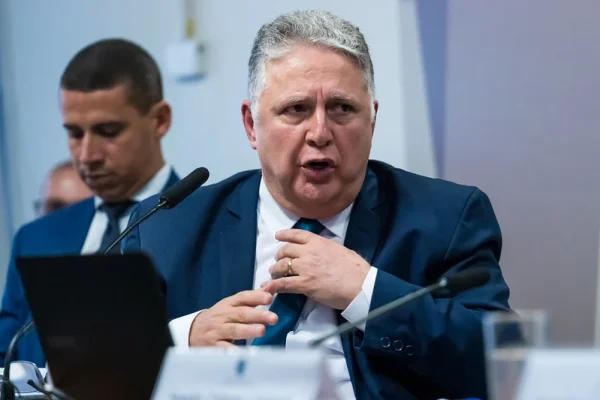 Defesa de Garotinho afirma que prazo de inelegibilidade já acabou e pede ao TRE para manter recursos e horário eleitoral 48 Anthony Garotinho