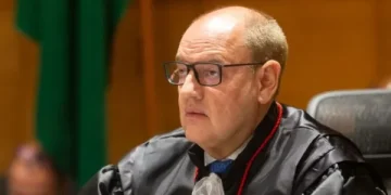 A vantagem das exonerações consolida o plano de reorganização e contenção promovido por Ricardo Couto