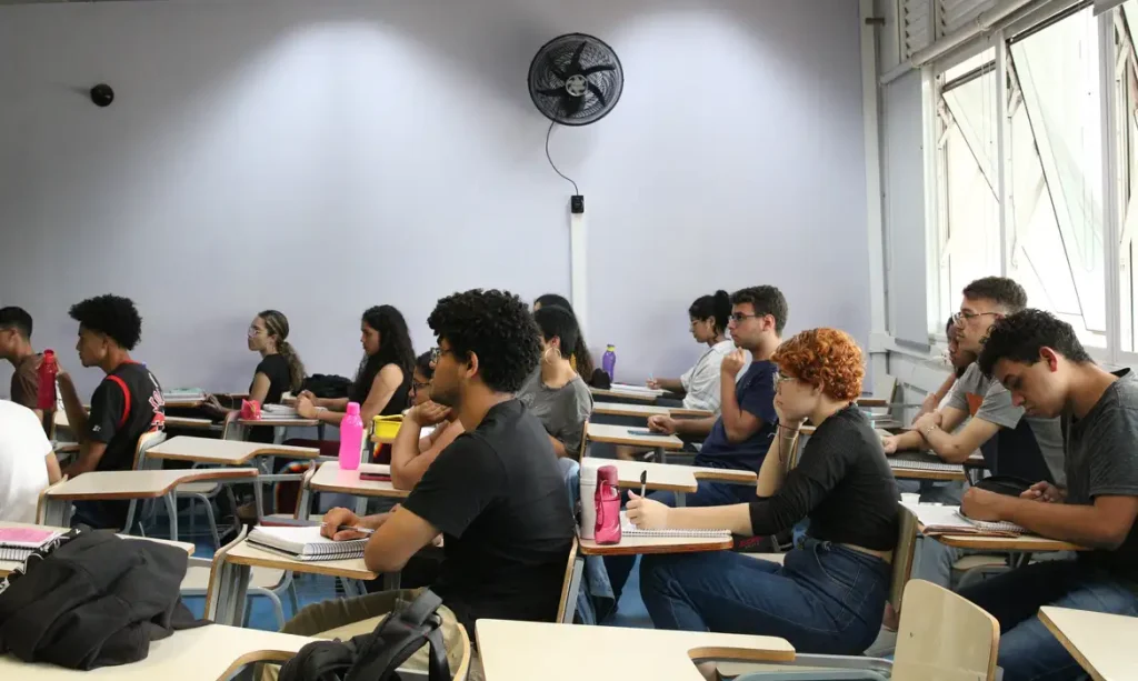 Secretaria estadual de Planejamento publica edital de concurso com salários de até R$ 14 mil e 60 vagas para nível superior
